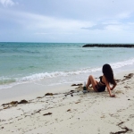 Ionel Istrati, alaturi de o bruneta sexy, pe plajele din Bahamas! Iata in ce ipostaze romantice au fost surprinsi cei doi
